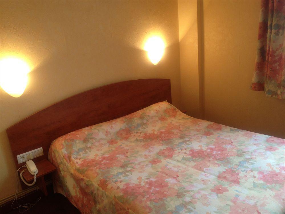 Hotel Des Lices - Angers Esterno foto